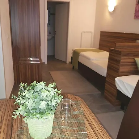 Garni Goldene Traube Szálloda