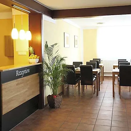 Garni Goldene Traube Hotel 3*